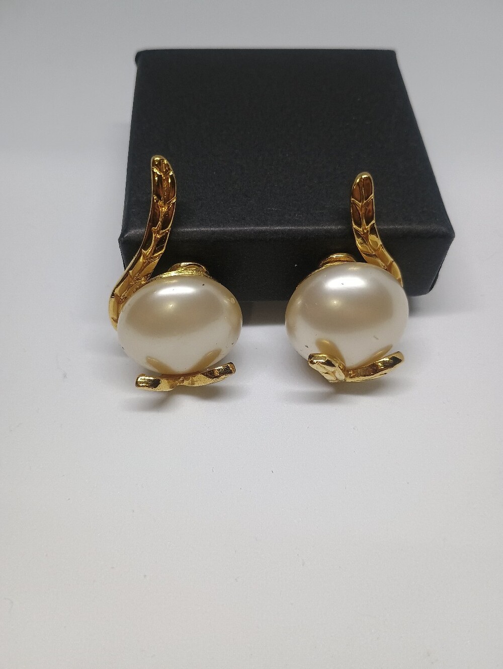 Chanel Pearl Clip On Earrings - Picture 3 of 8
